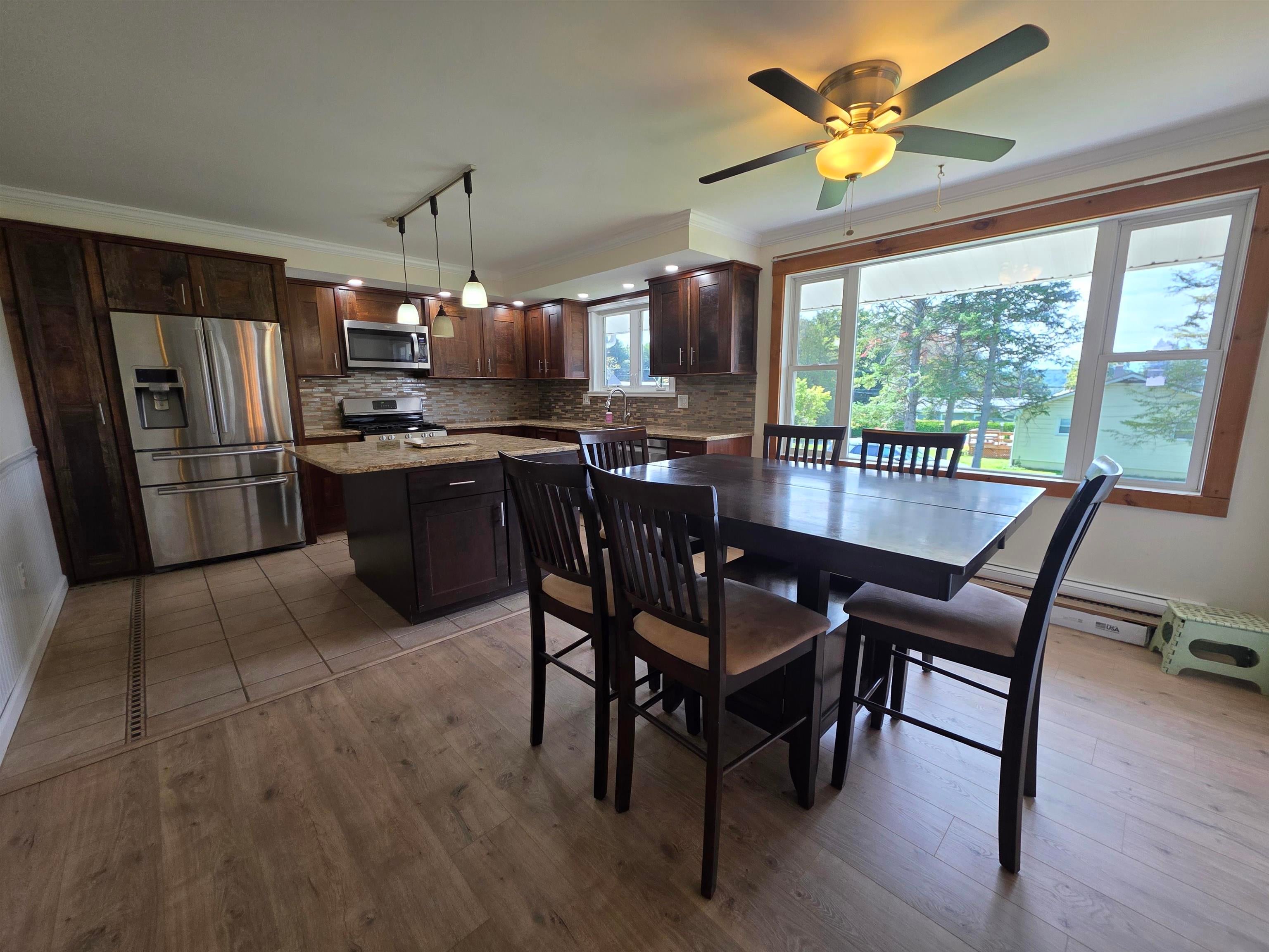 6 Meadowcrest Lane
