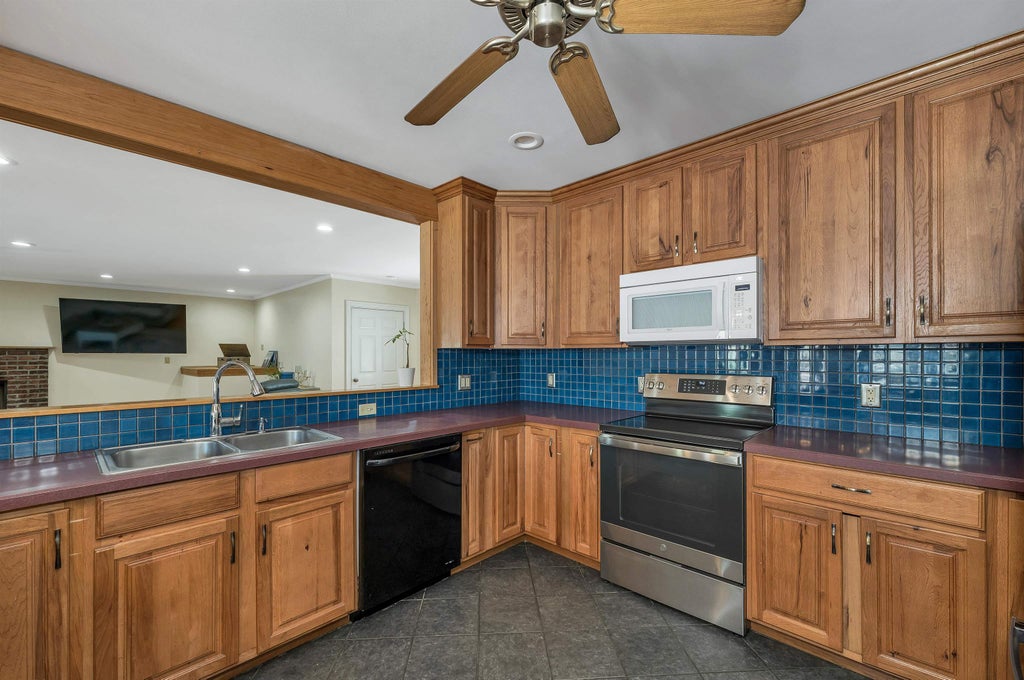Photo of 15 Adams Avenue, Seabrook, NH 03874 (MLS # 5090640)