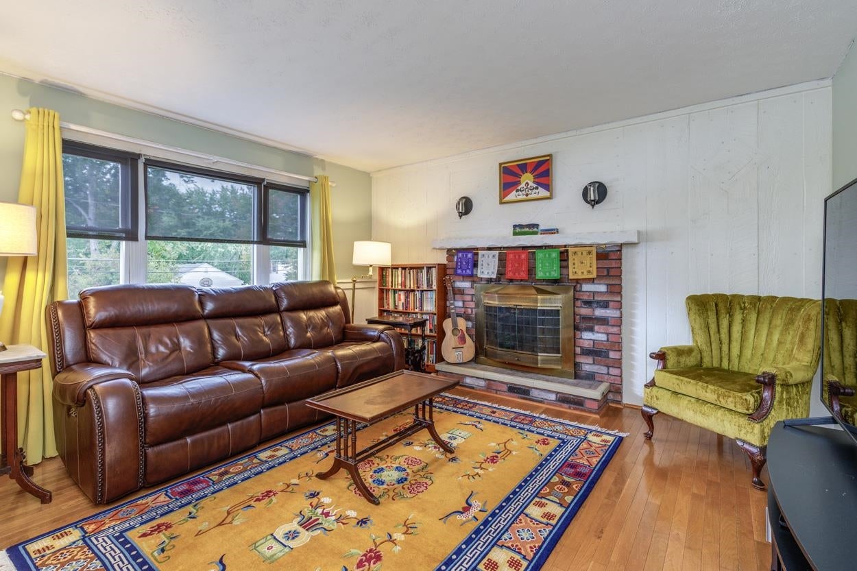 169 Exchange Avenue