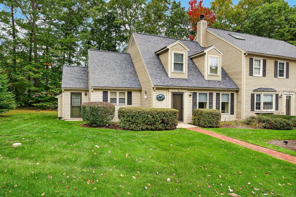 Photo of 11 Constitution Way #C, Laconia, NH 03246 (MLS # 5112605)