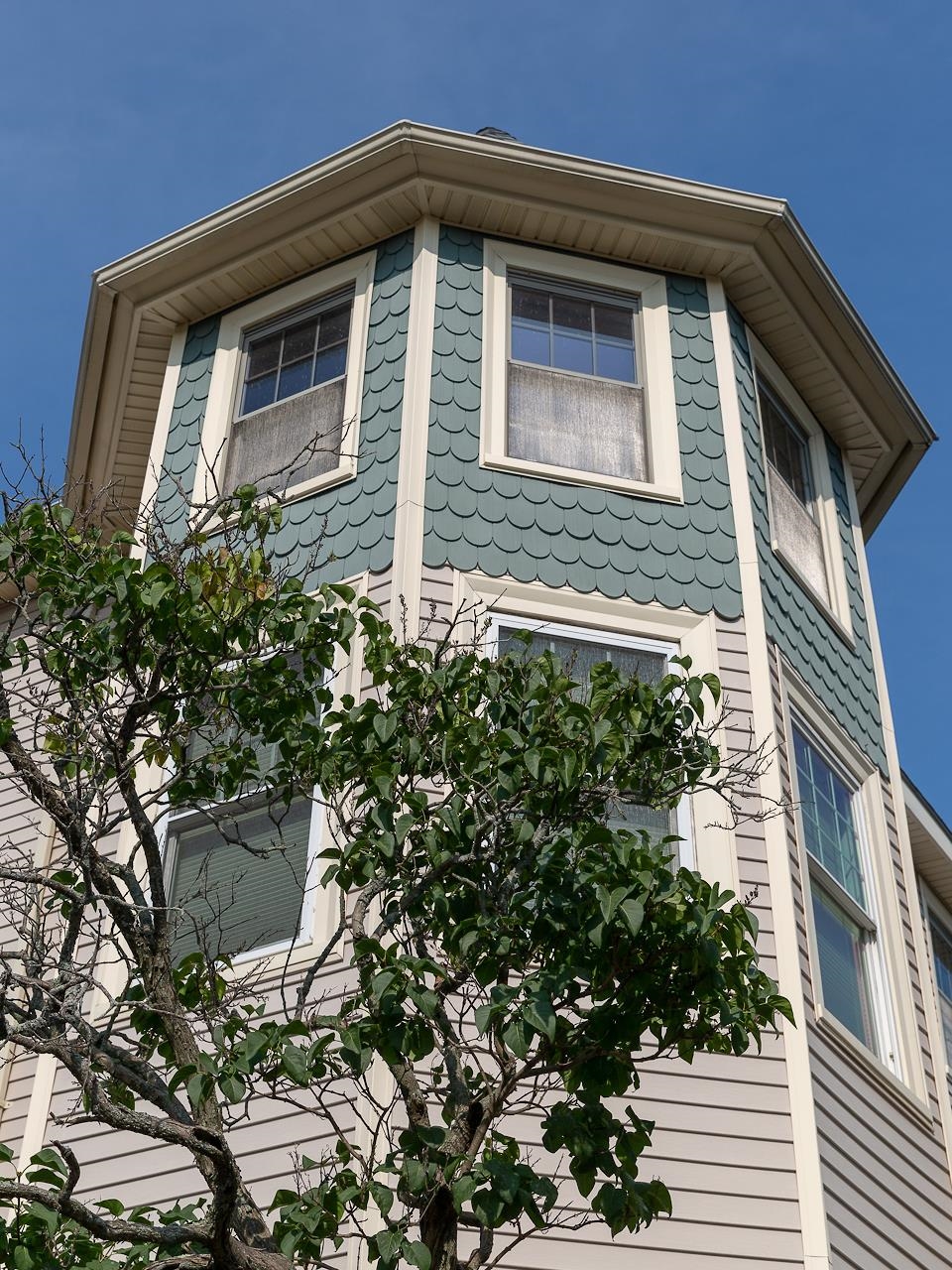 407 Lafayette Road