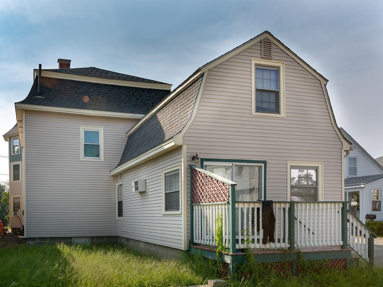 407 Lafayette Road