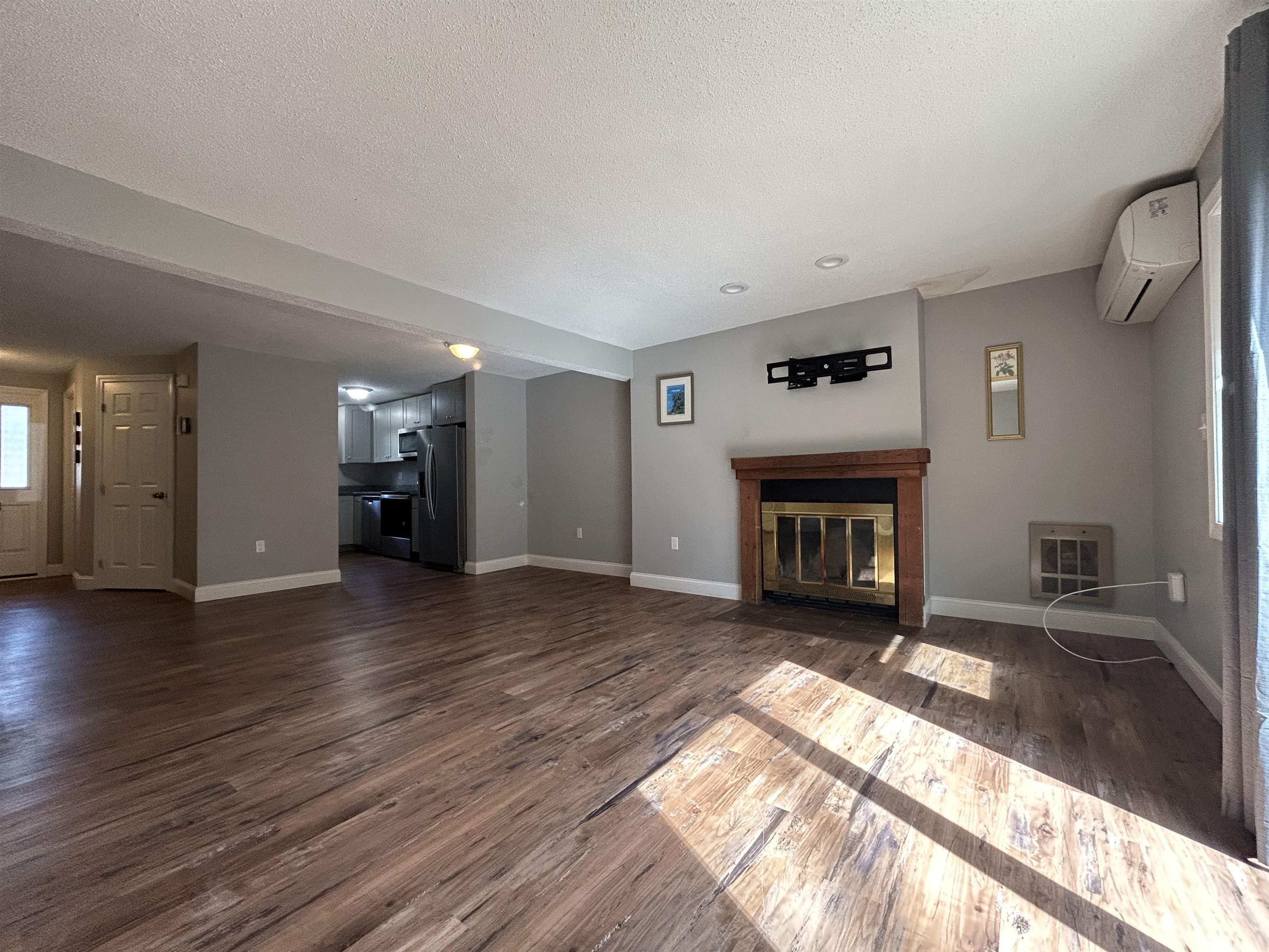 25 Hawk Road 4