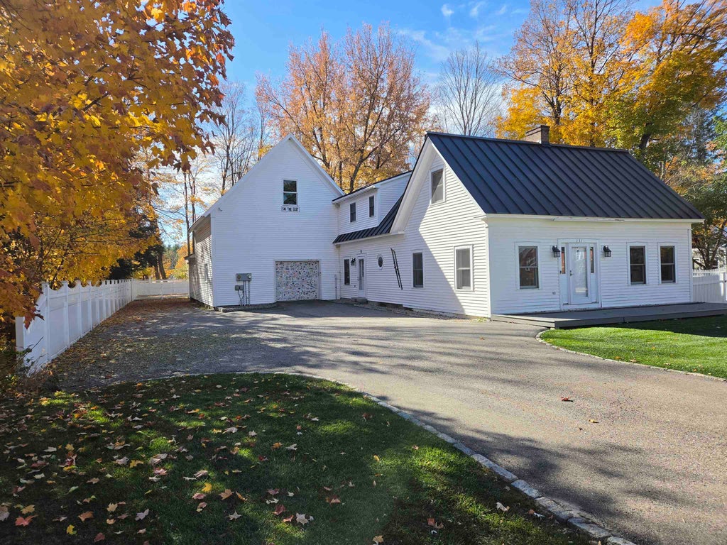 Photo of 131 Kearsarge Road, Conway, NH 03860 (MLS # 5115620)