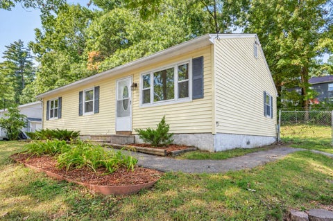 Photo of 43 New Searles Road, Nashua, NH 03062 (MLS # 5111118)
