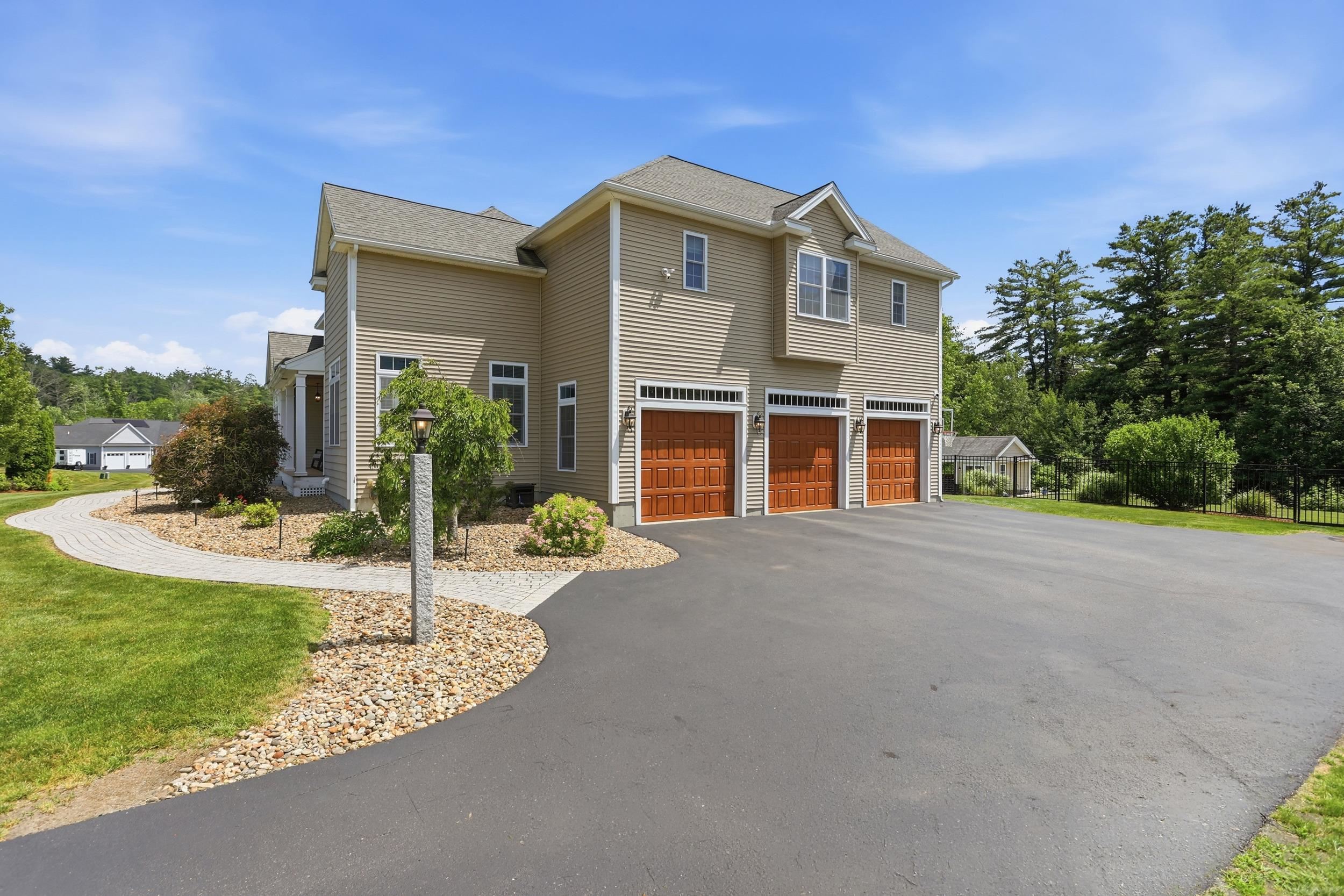 28 Lamplighter Lane
