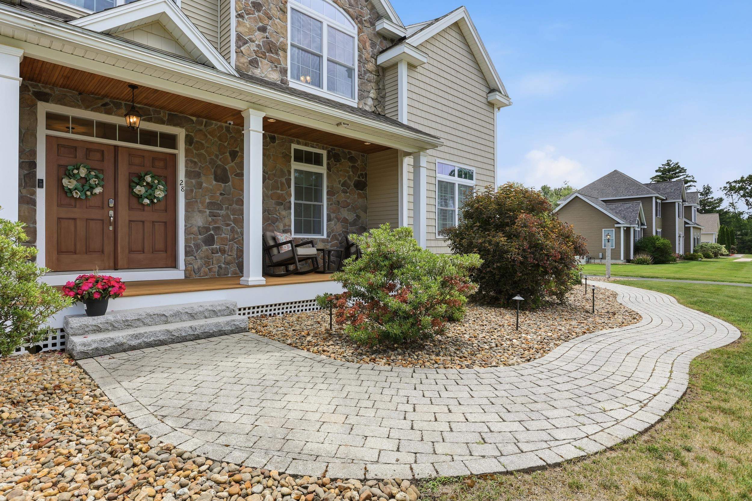 28 Lamplighter Lane