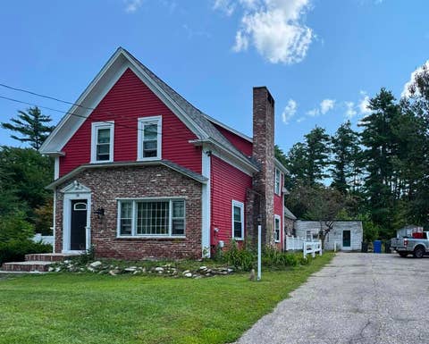 Photo of 28 Auburn Road, Londonderry, NH 03053 (MLS # 5106323)