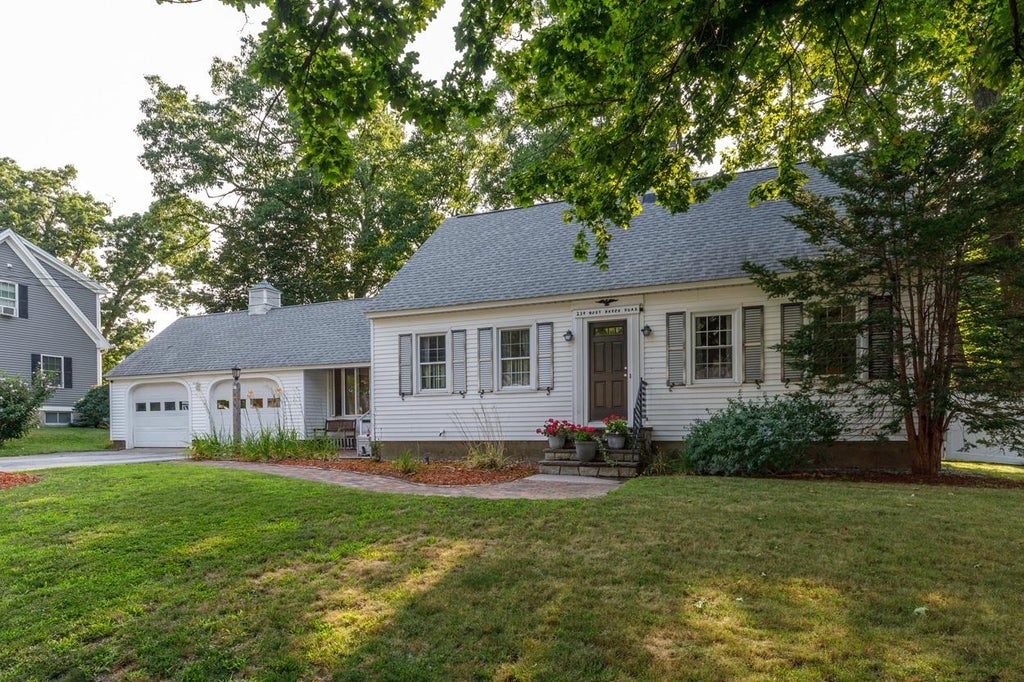Photo of 234 W Haven Road, Manchester, NH 03104 (MLS # 5104729)