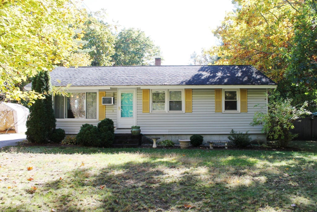 Photo of 25 Corning Road, Litchfield, NH 03052 (MLS # 5115062)