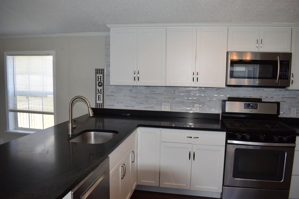 Photo of 8 Ridgview Terrace, Dalton, NH 03598 (MLS # 5115860)