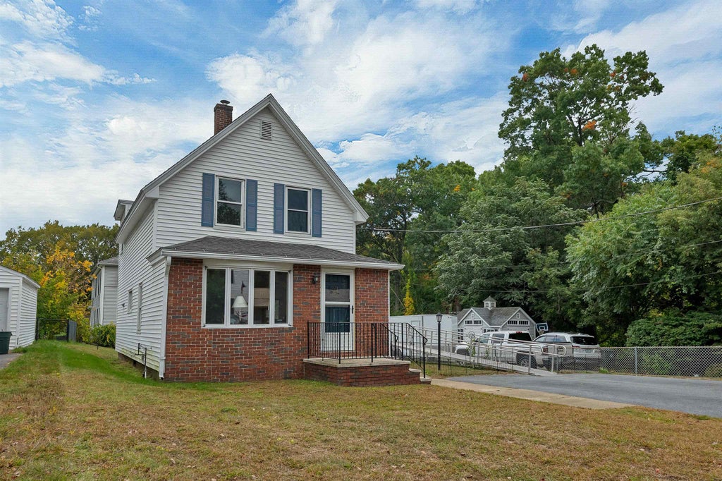 Photo of 125 Thornton Street, Manchester, NH 03102 (MLS # 5113086)