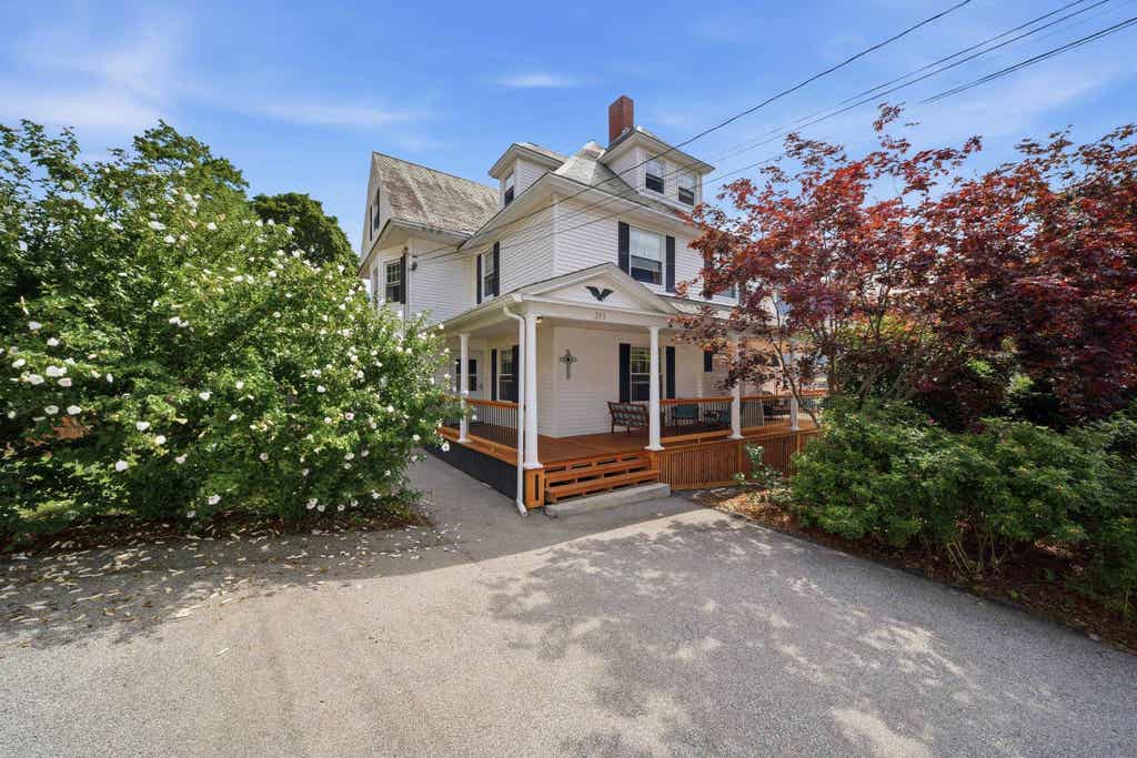 Photo of 283 Orange Street, Manchester, NH 03104 (MLS # 5106267)