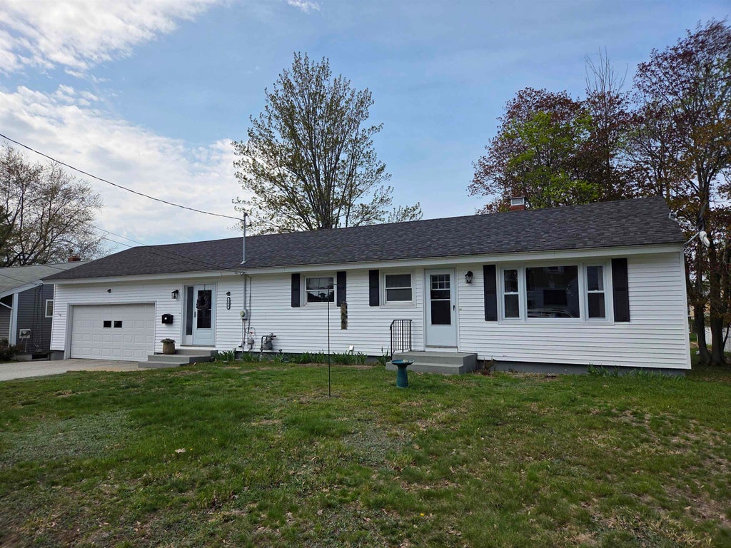 Photo of 188 Portsmouth Avenue, Manchester, NH 03109 (MLS # 5087071)