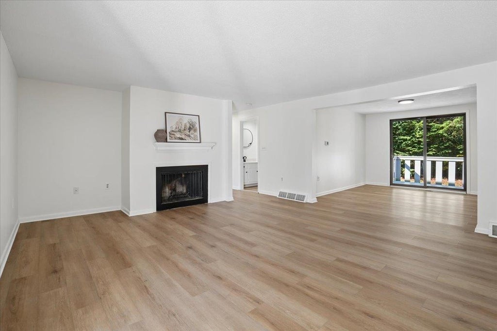 Photo of 6 Black Oak Drive #Unit E-6, Nashua, NH 03062 (MLS # 5108773)