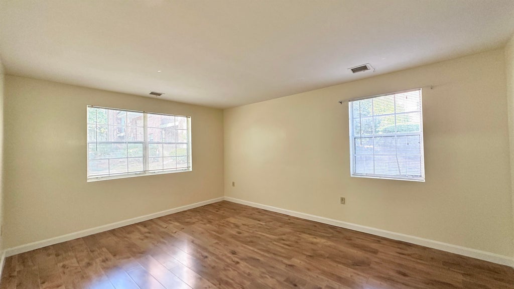 Photo of 5 Louisburg Square, Nashua, NH 03060 (MLS # 5113880)