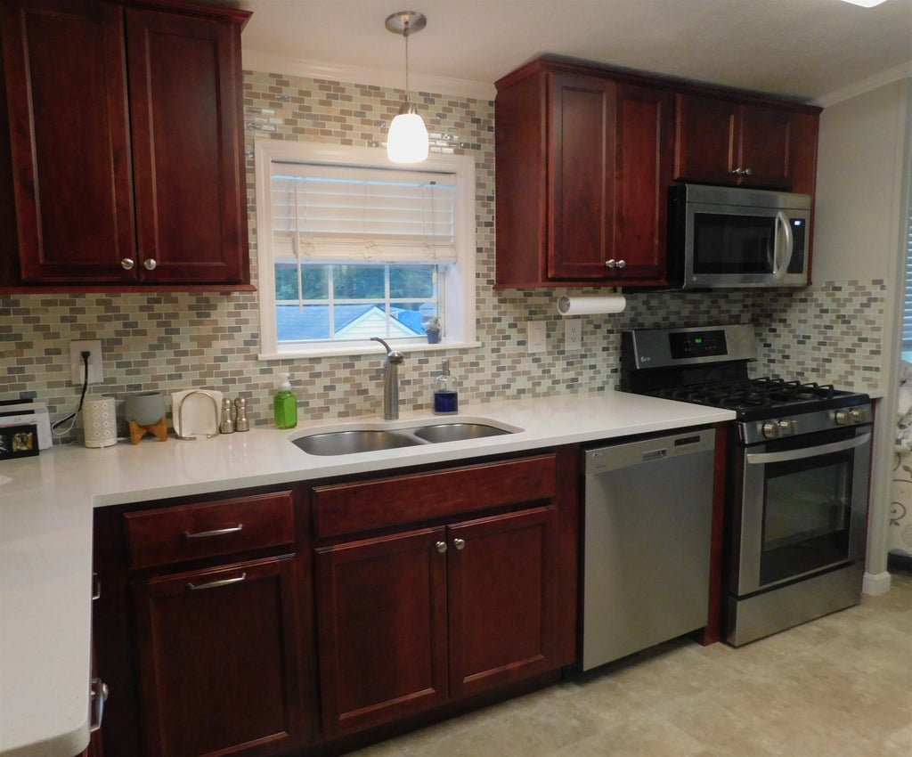 Photo of 3 Pluto Lane, Nashua, NH 03062 (MLS # 5096381)