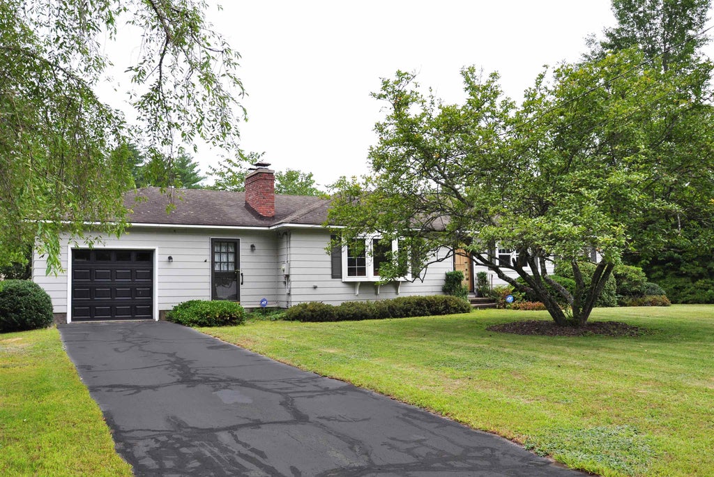 Photo of 3 Valleyview Drive, Merrimack, NH 03054 (MLS # 5108866)
