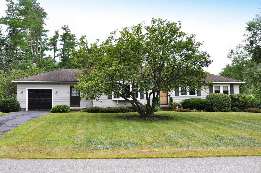 Photo of 3 Valleyview Drive, Merrimack, NH 03054 (MLS # 5108866)