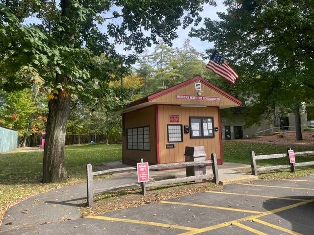 Photo of 4 Strawberry Bank Road #16, Nashua, NH 03062 (MLS # 5114157)
