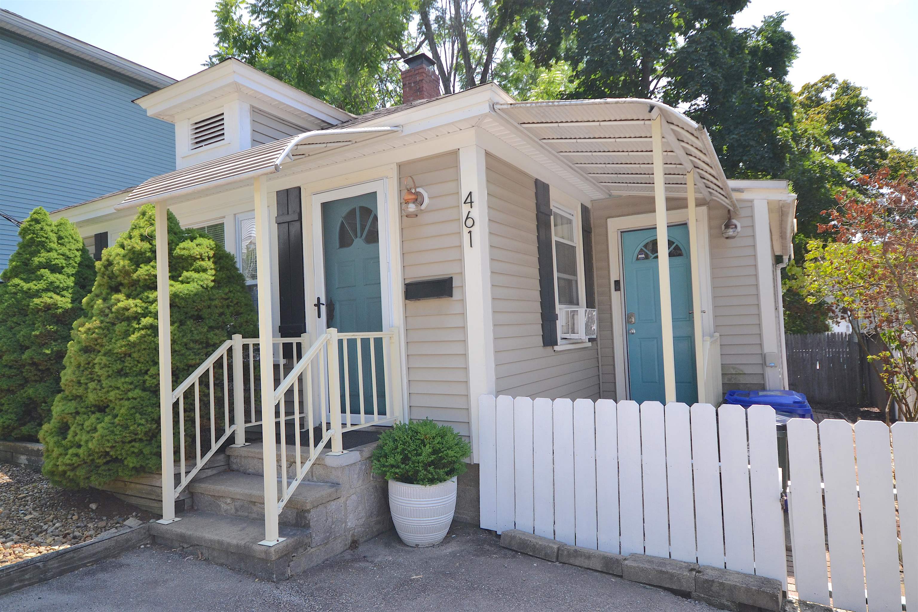 461 Manchester Street