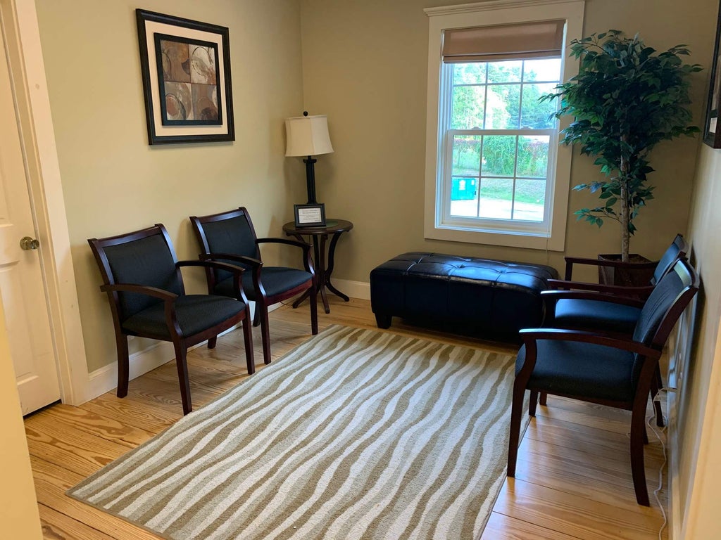 Photo of 172 NH Route 101 #D26, Bedford, NH 03110 (MLS # 5114591)