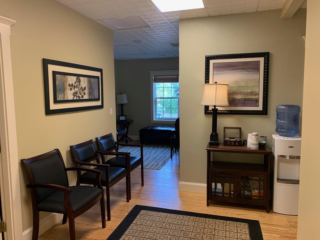 Photo of 172 NH Route 101 #D26, Bedford, NH 03110 (MLS # 5114591)
