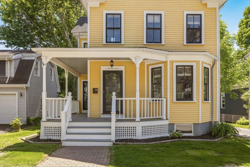 Photo of 22 Cottage Street, Portsmouth, NH 03801 (MLS # 5091230)