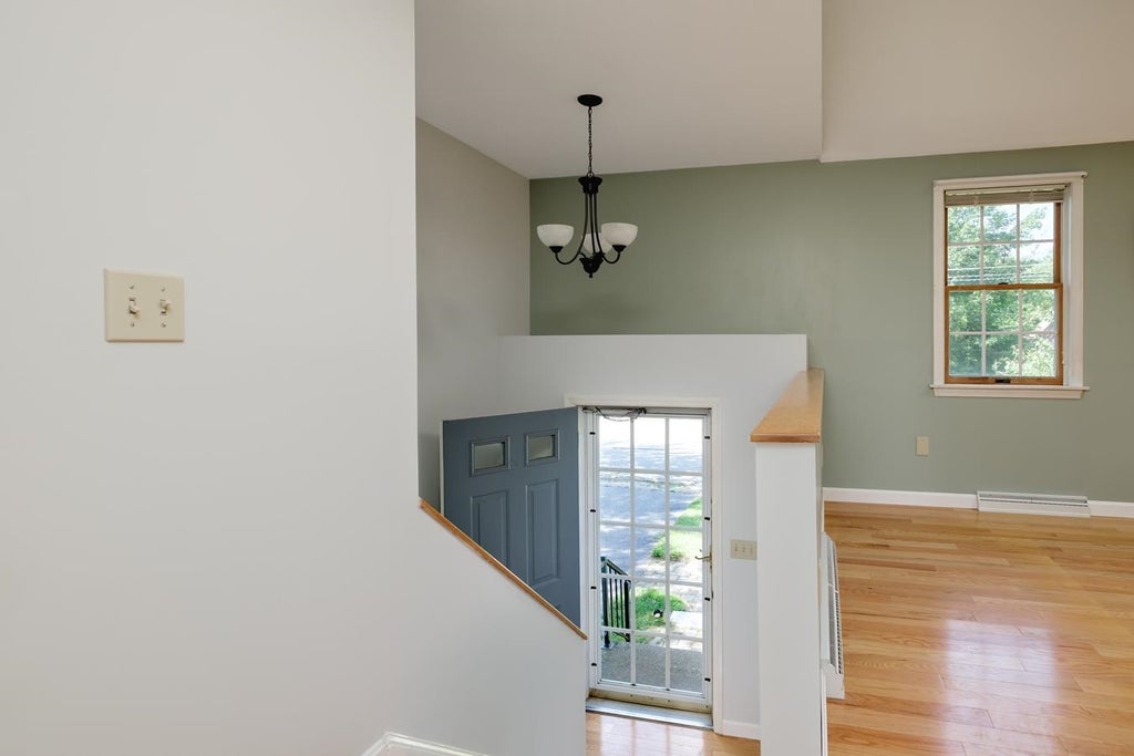 Photo of 5 Ledgeview Drive, Rochester, NH 03839 (MLS # 5101932)