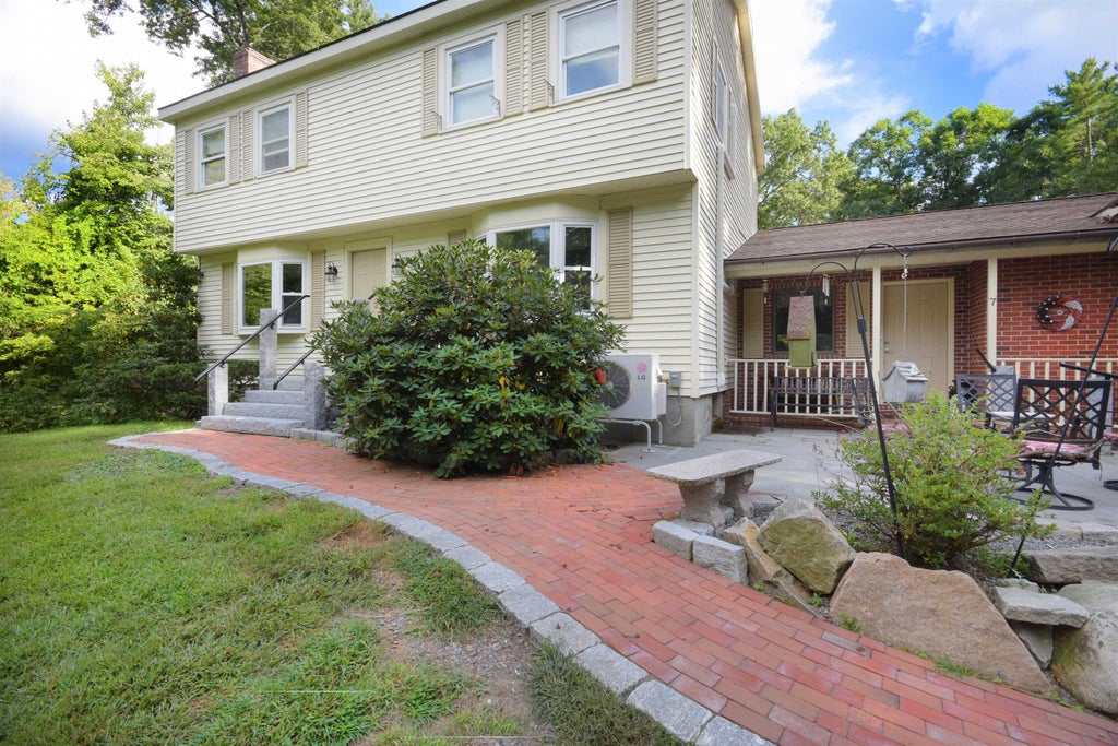 Photo of 7 Woodbine Lane, Merrimack, NH 03054 (MLS # 5105761)