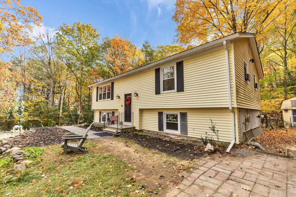 Photo of 40 Heath Street, Newton, NH 03858 (MLS # 5115438)