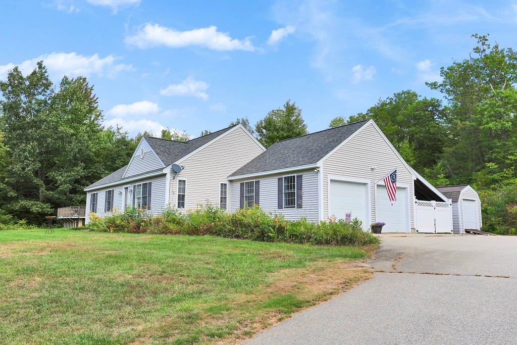 Photo of 415 Dale Street, Wilton, NH 03086 (MLS # 5109535)