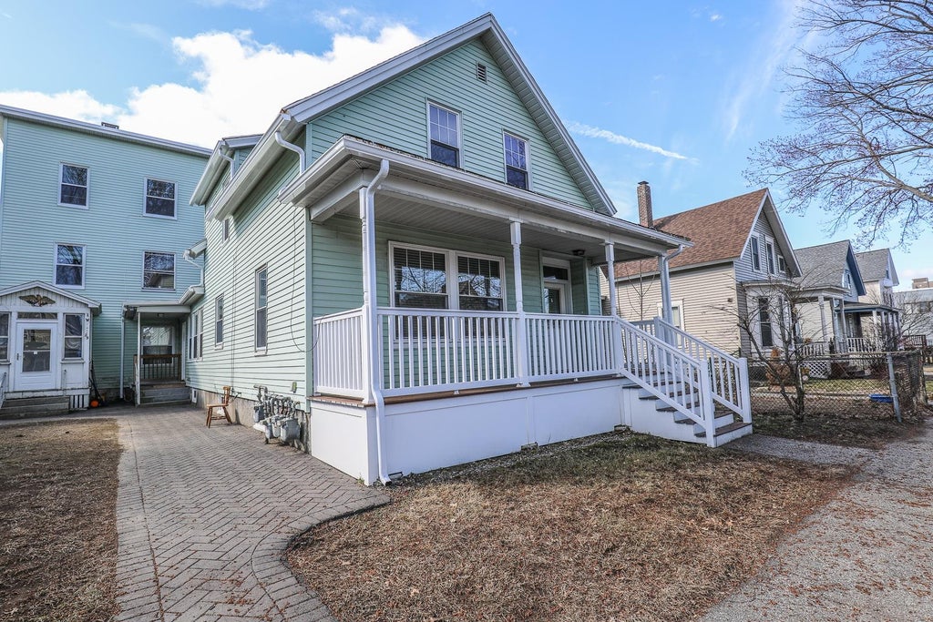 Photo of 27 Blodget Street, Manchester, NH 03104 (MLS # 5094230)
