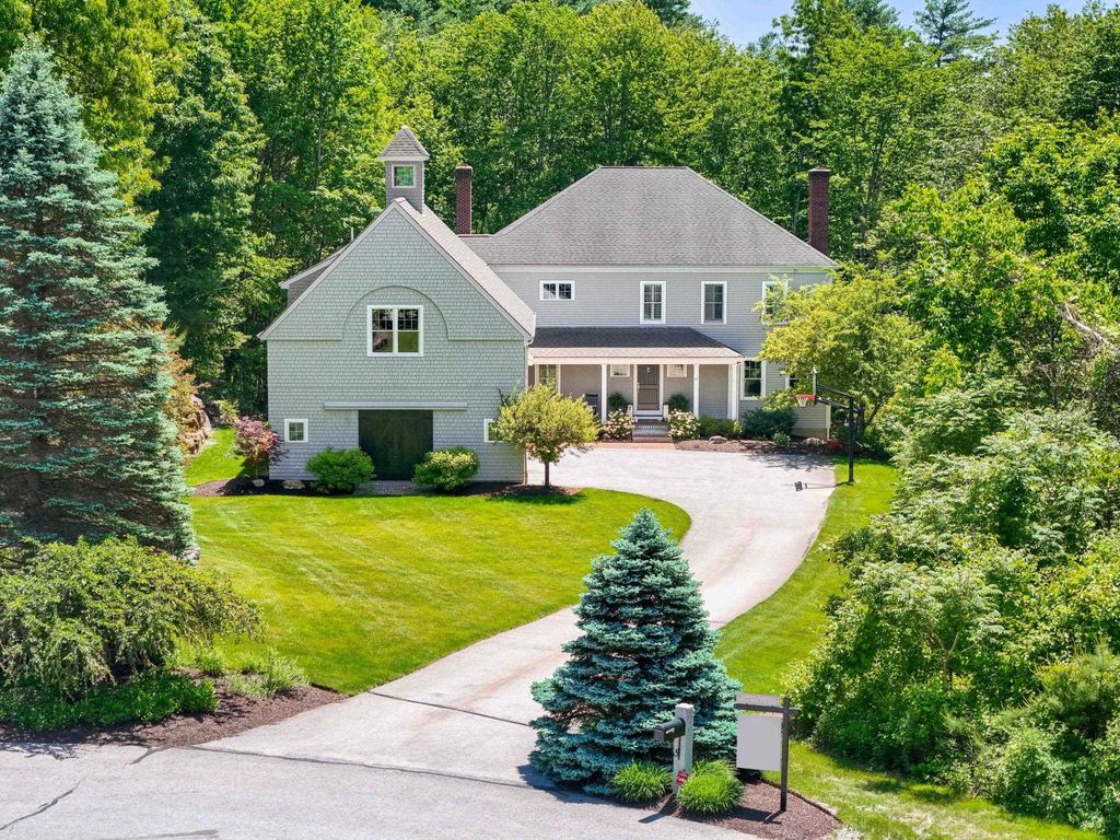 Photo of 17 Canterbury Lane, Bedford, NH 03110 (MLS # 5081924)