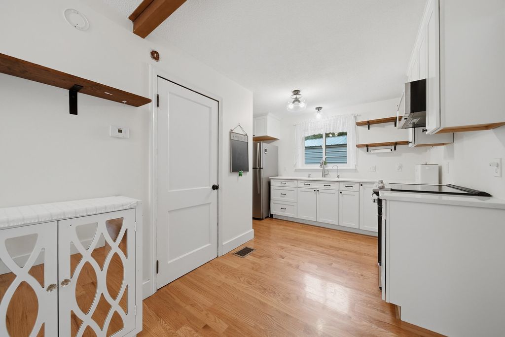 Photo of 288 Island Pond Road, Derry, NH 03038 (MLS # 5098484)