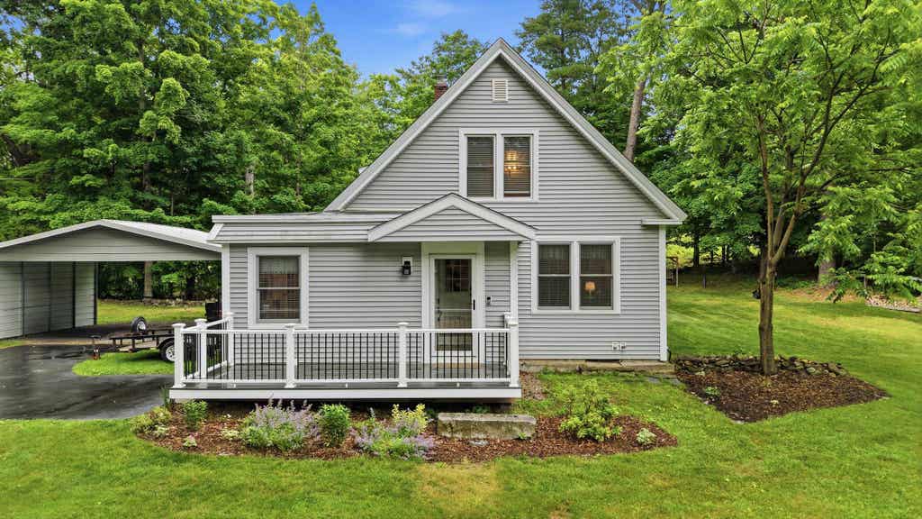 Photo of 288 Island Pond Road, Derry, NH 03038 (MLS # 5098484)