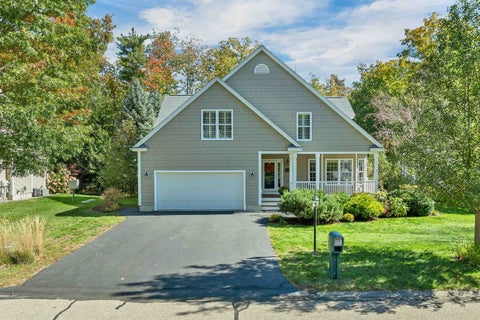 Photo of 21 Vineyard Drive, Stratham, NH 03885 (MLS # 5113335)