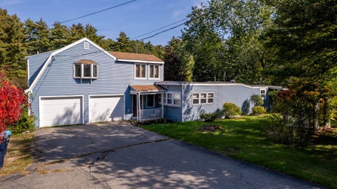 Photo of 39 Lovell Road, Stratham, NH 03885 (MLS # 5114584)