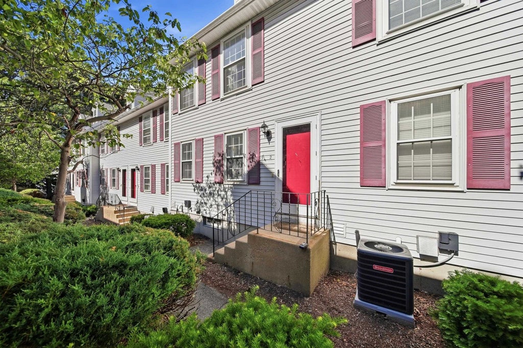 Photo of 94 Beech Hill Avenue #2, Manchester, NH 03103 (MLS # 5095596)