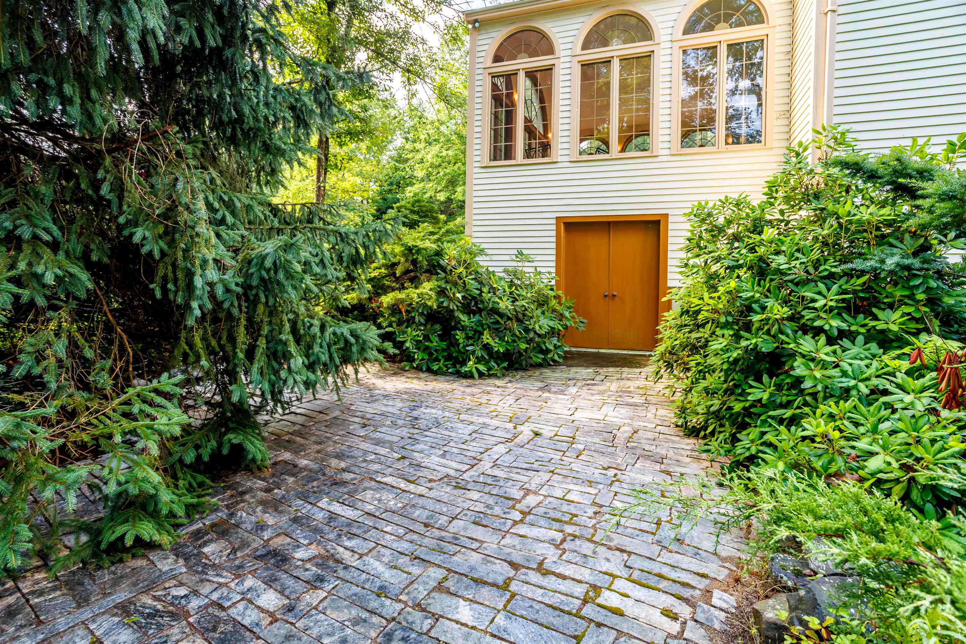 75 Meadow Drive