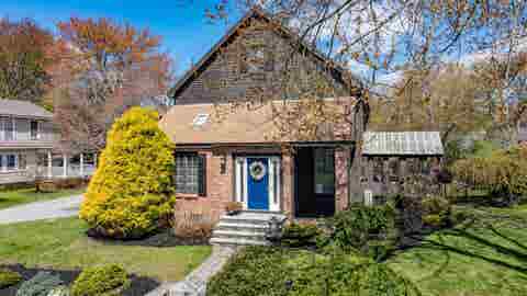 Photo of 5 Ashland Street, Nashua, NH 03064 (MLS # 5087276)