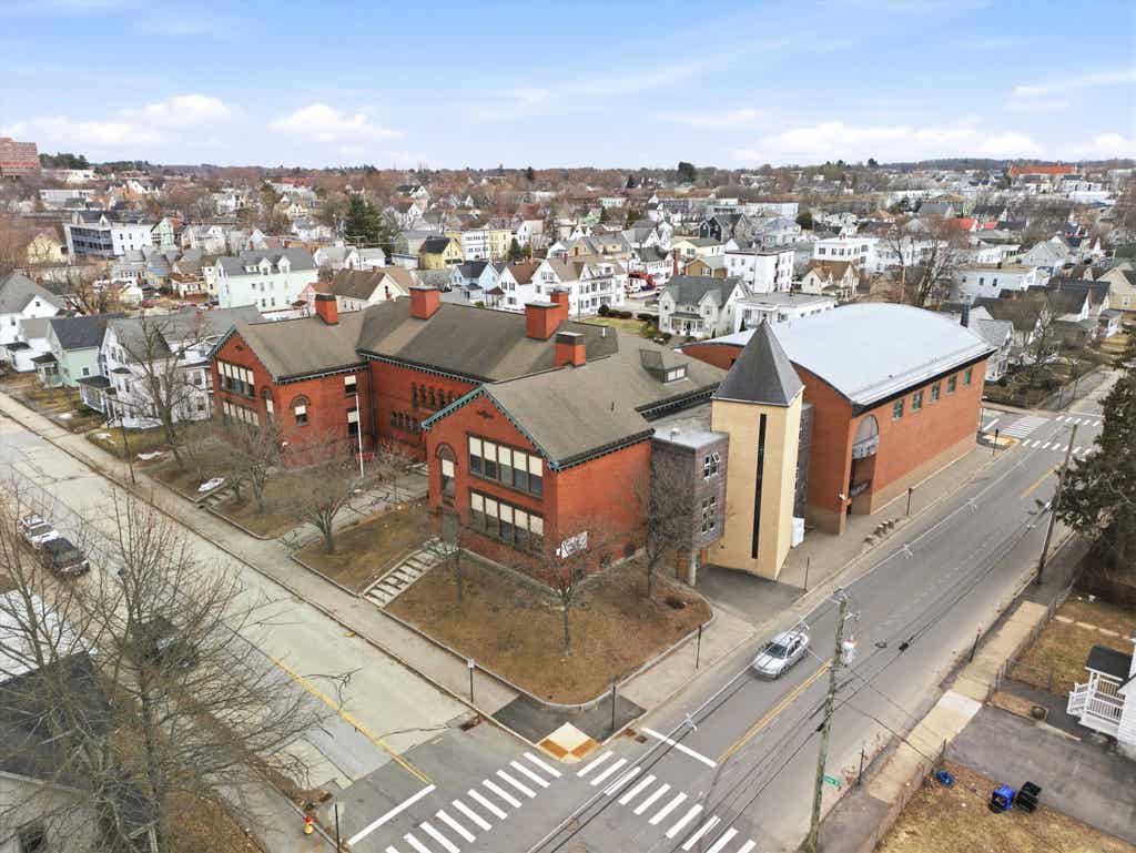 Photo of 555 Cedar Street, Manchester, NH 03103 (MLS # 5082866)