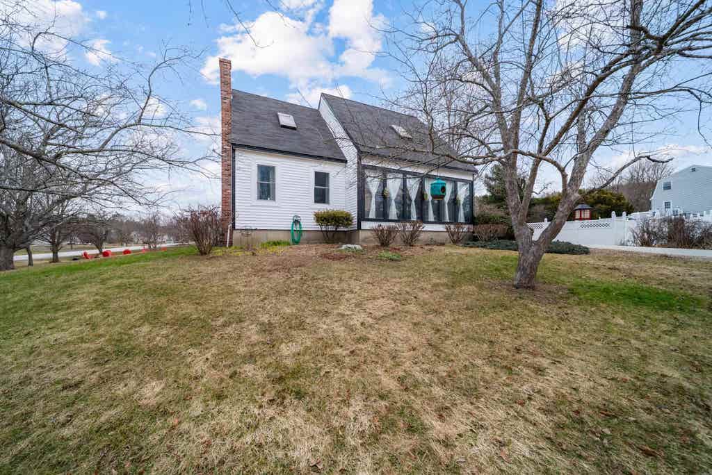 Photo of 6 Donna Drive, Pembroke, NH 03275 (MLS # 5082257)