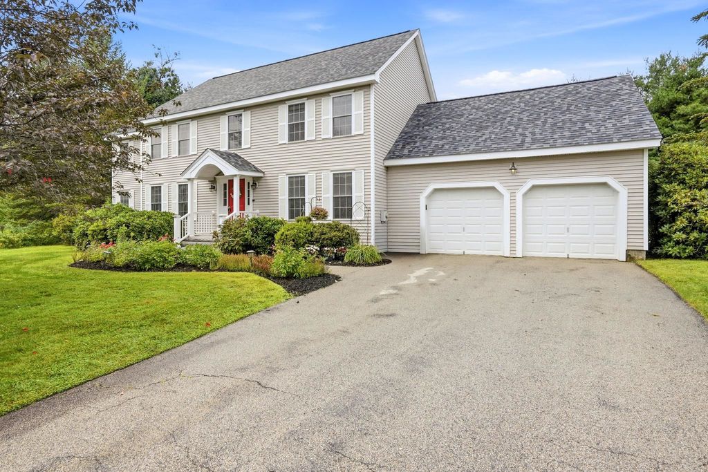 Photo of 14 Sweet William Circle, Nashua, NH 03062 (MLS # 5101386)
