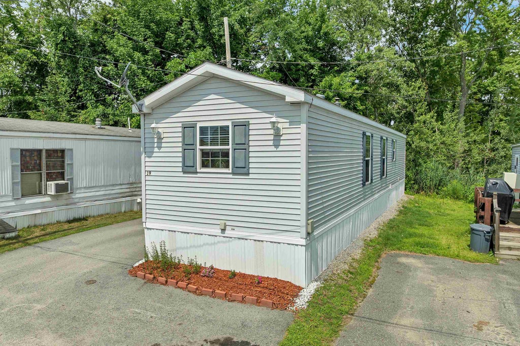 Photo of 19 Brookwood Drive, Salem, NH 03079 (MLS # 5101503)
