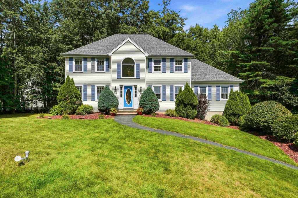 Photo of 9 Alexandra Drive, Pelham, NH 03076 (MLS # 5106774)