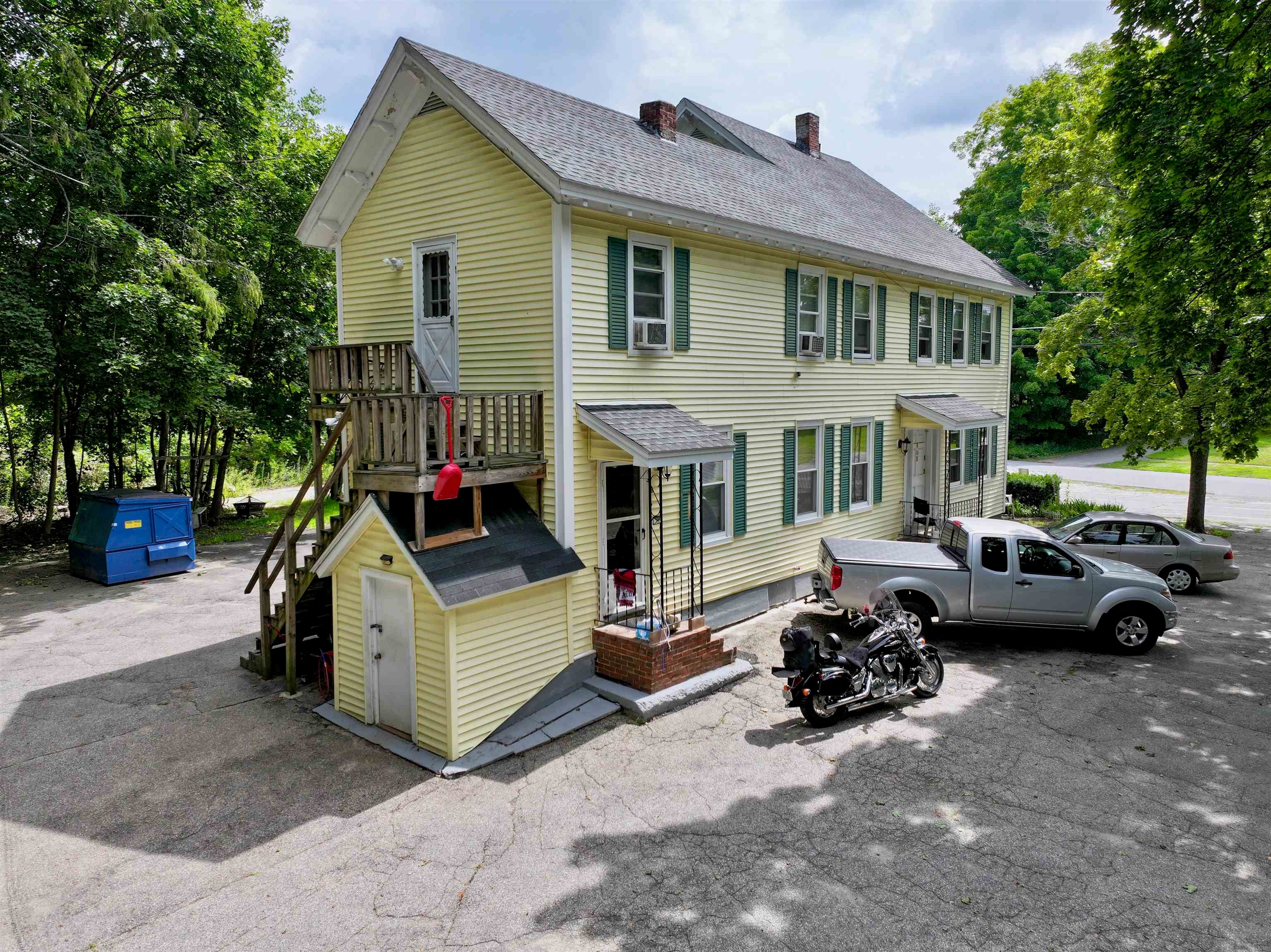 22 Railroad Avenue