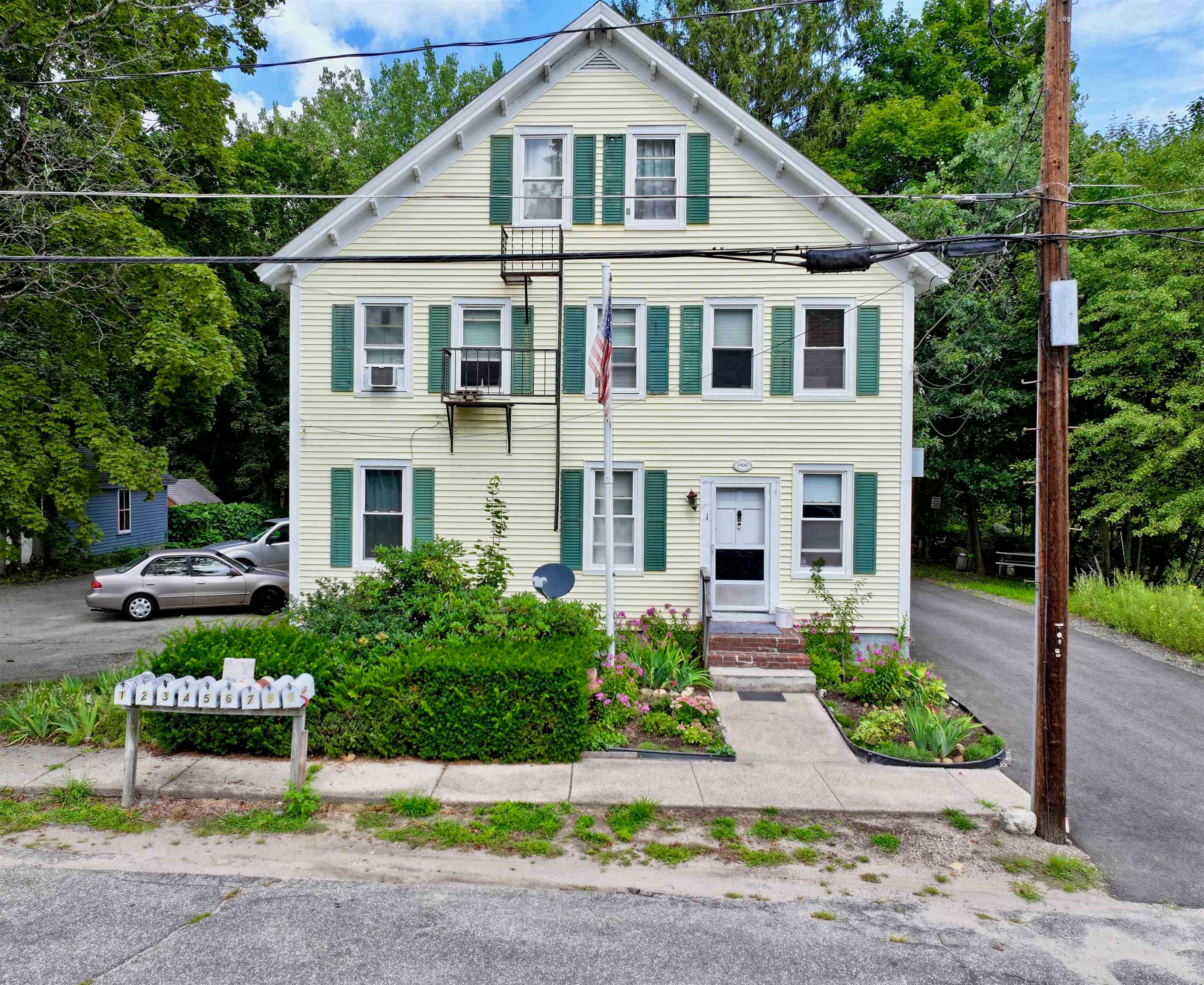 22 Railroad Avenue
