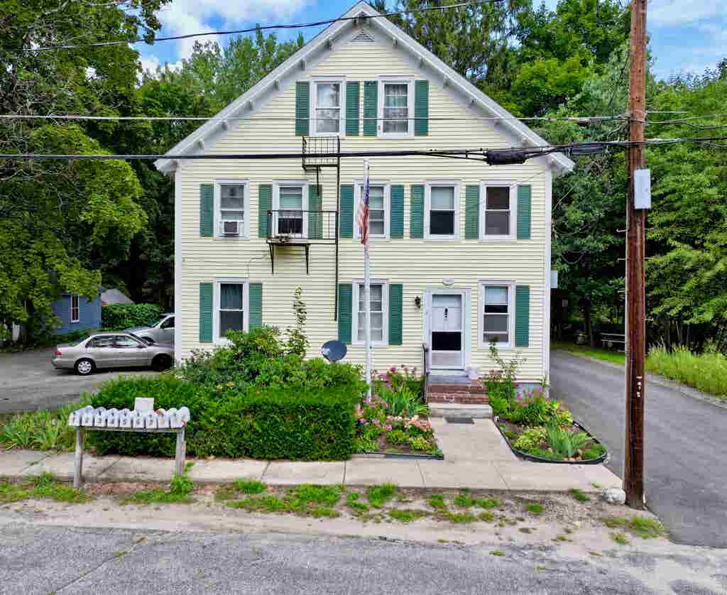 Photo of 22 Railroad Avenue, Merrimack, NH 03054 (MLS # 5106076)