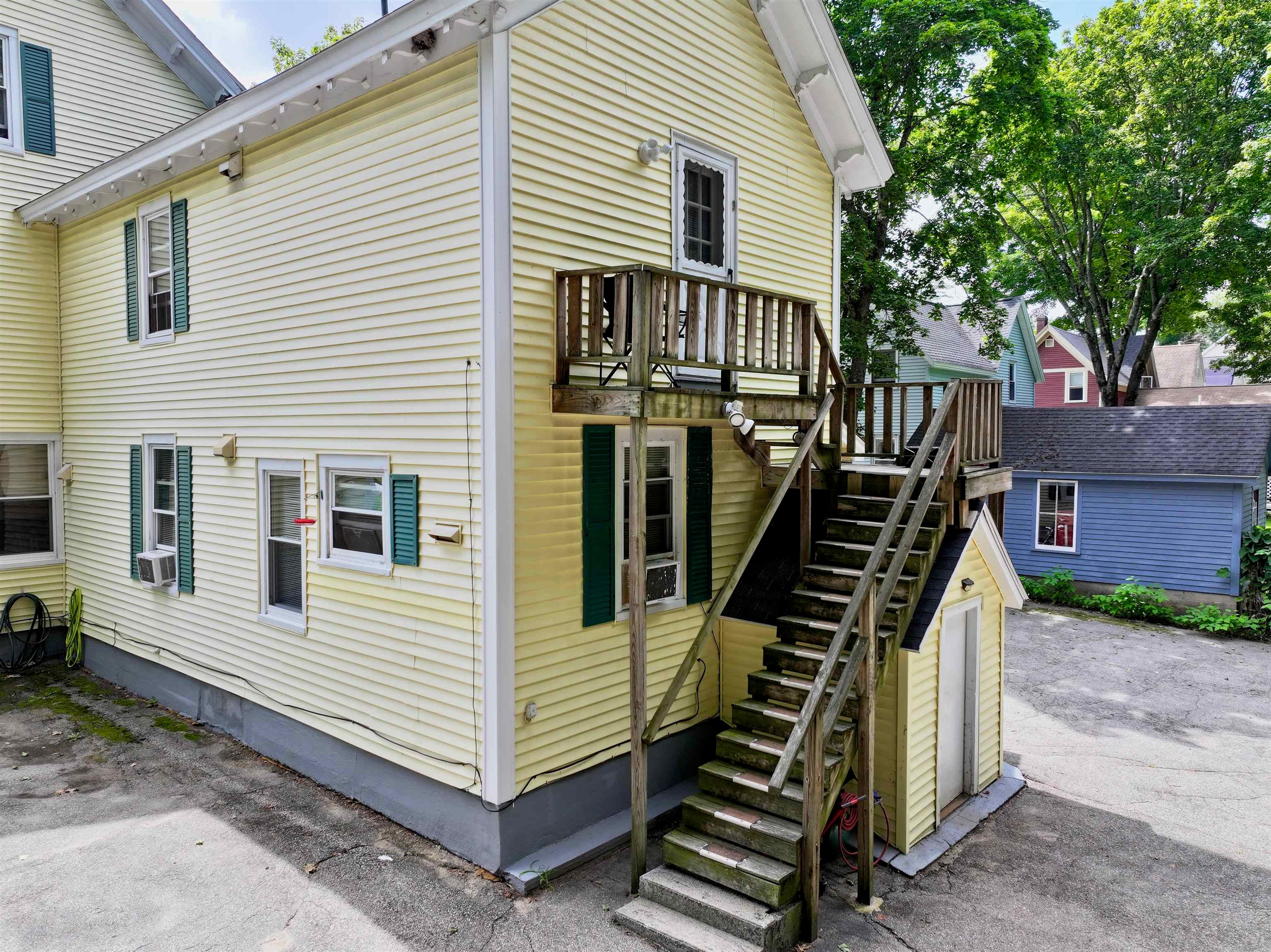 22 Railroad Avenue